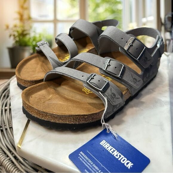 🆕🔥 NWT KIDS BIRKENSTOCK SANDALS Dark Skull Gray Regular Fit  Size 37 US 4 - Picture 2 of 16